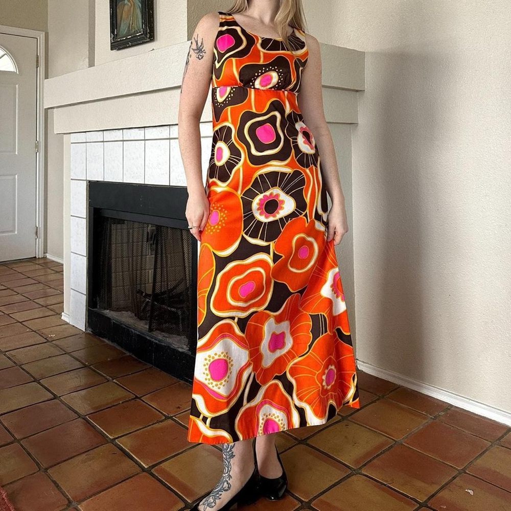 Vintage 60s mod psychedelic sheath dress